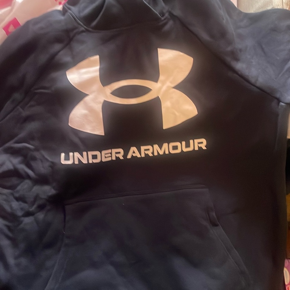 New with tag women under  armor hoodie